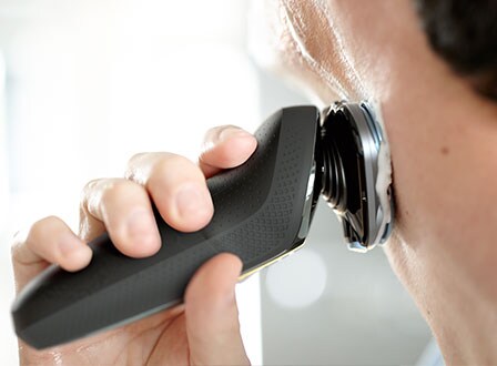 Philips Shaver Series 6000 &ndash; Aquatec za mokro i suho brijanje