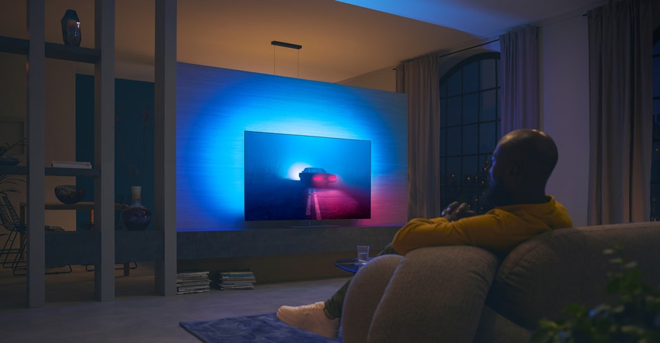 Par gleda film na Ambilight TV-u